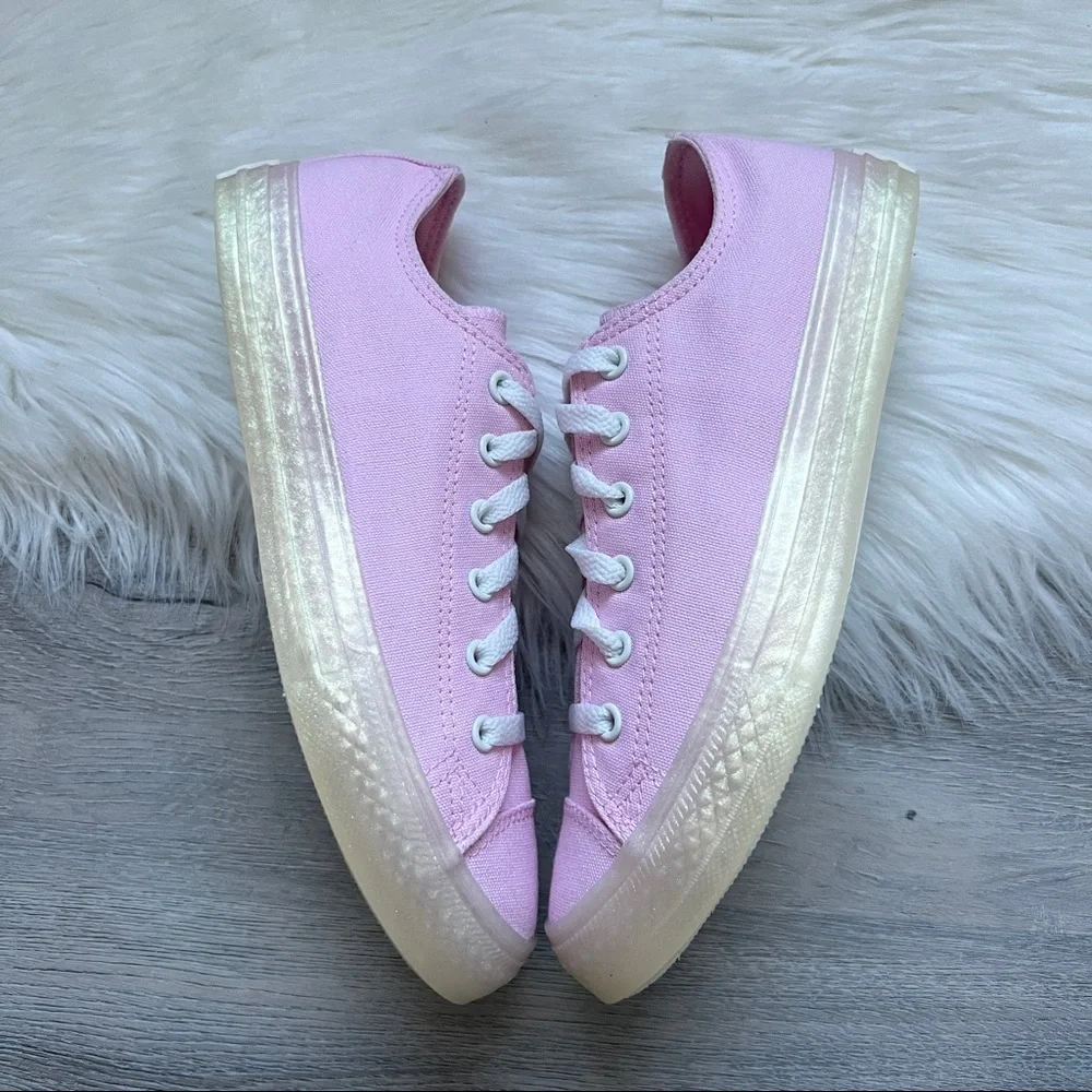 NWT Converse Chuck Taylor All Star Women’s Shoes - Picture 4 of 8